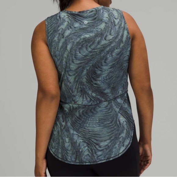 Lululemon High Neck Split Hem Run Tank - Size 2 - Picture 5 of 7